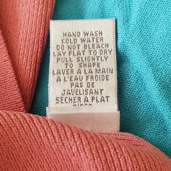 Beautiful knit top - Picture 7 of 7